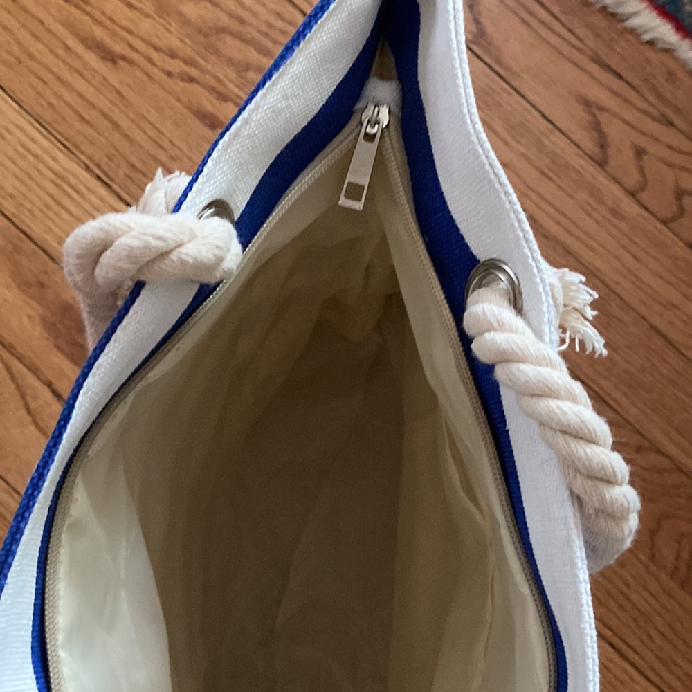NWOT Striped Zippered Tote - Picture 2 of 3
